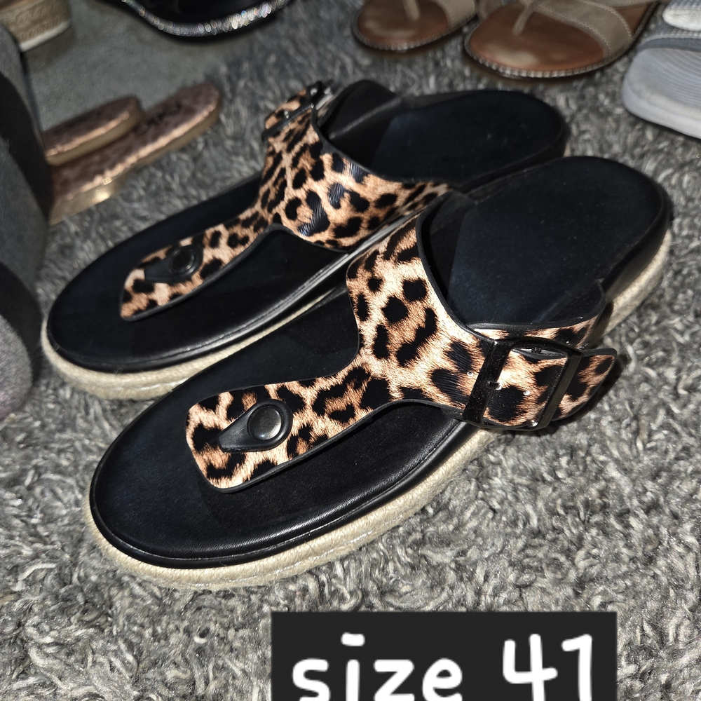 Leopard Print Thong Sandals for Women - Black Footbed
